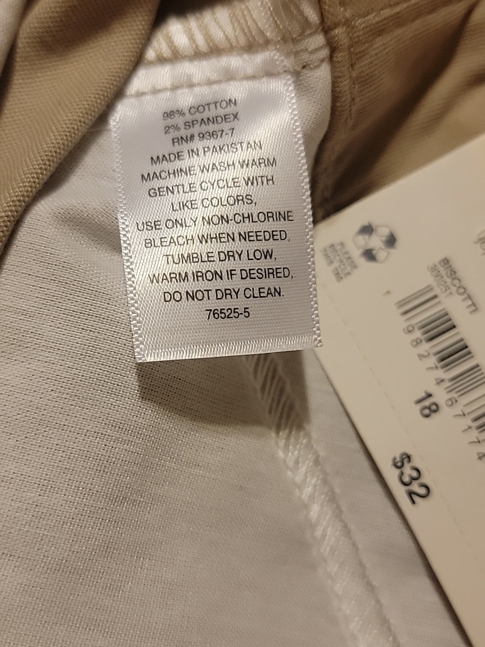 NWT Size 18 Women Bermuda Shorts in Light Khaki - "Secretly Slender" Tag - Picture 7 of 7